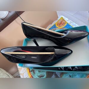 New in box black patent leather pumps Rockport 7.5cm